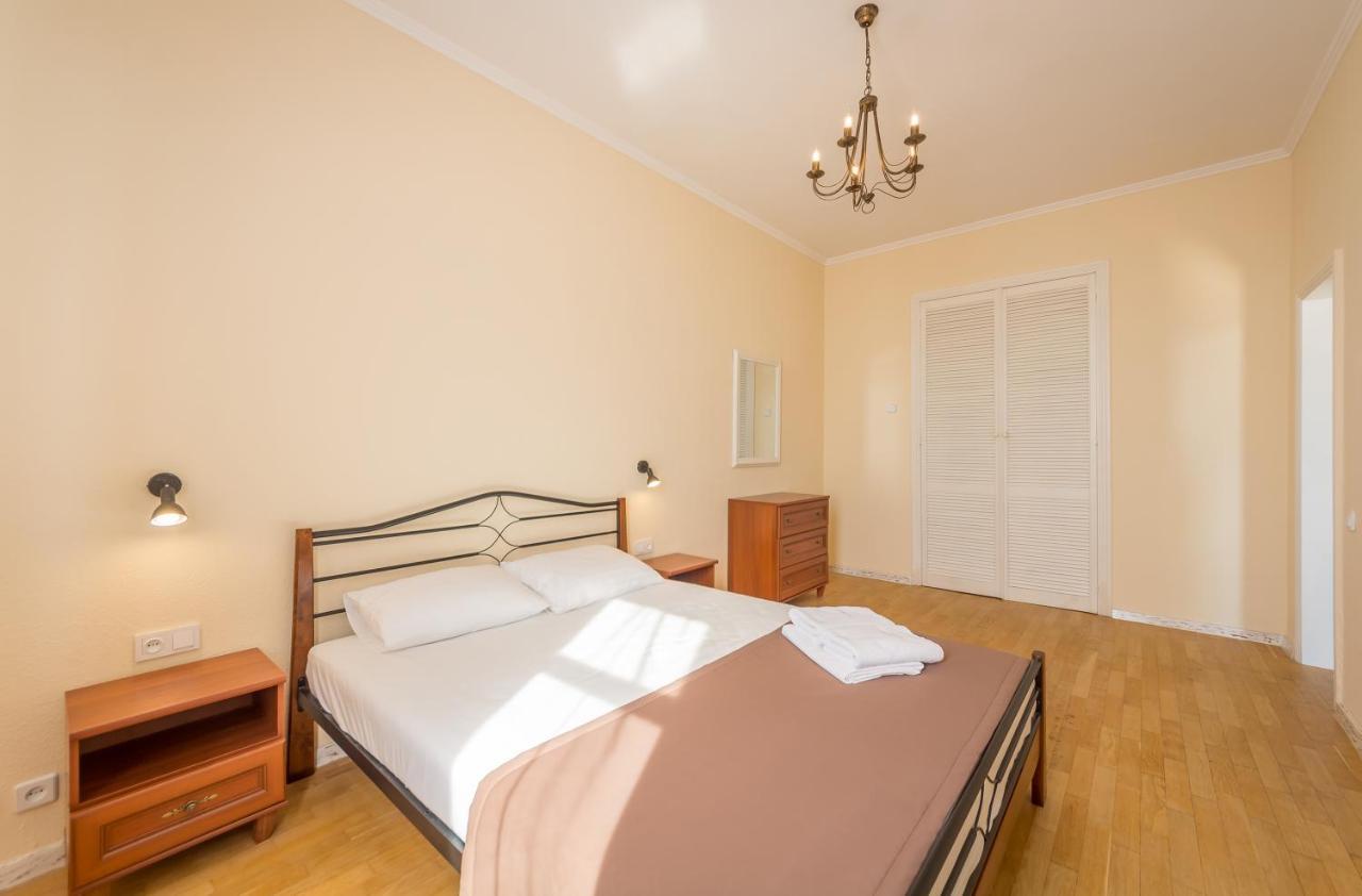 Central Apartments On Khreschatyk Kiev Ngoại thất bức ảnh
