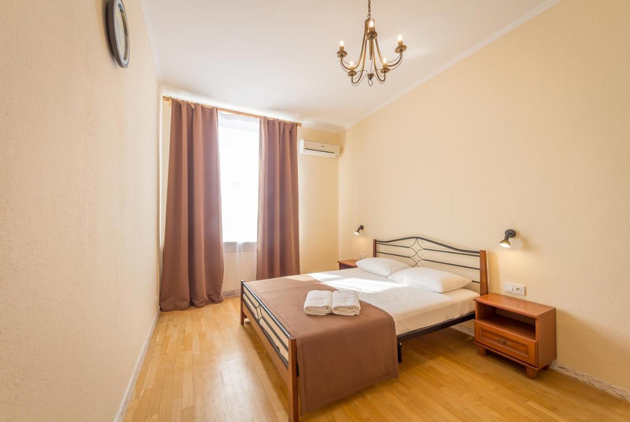 Central Apartments On Khreschatyk Kiev Ngoại thất bức ảnh