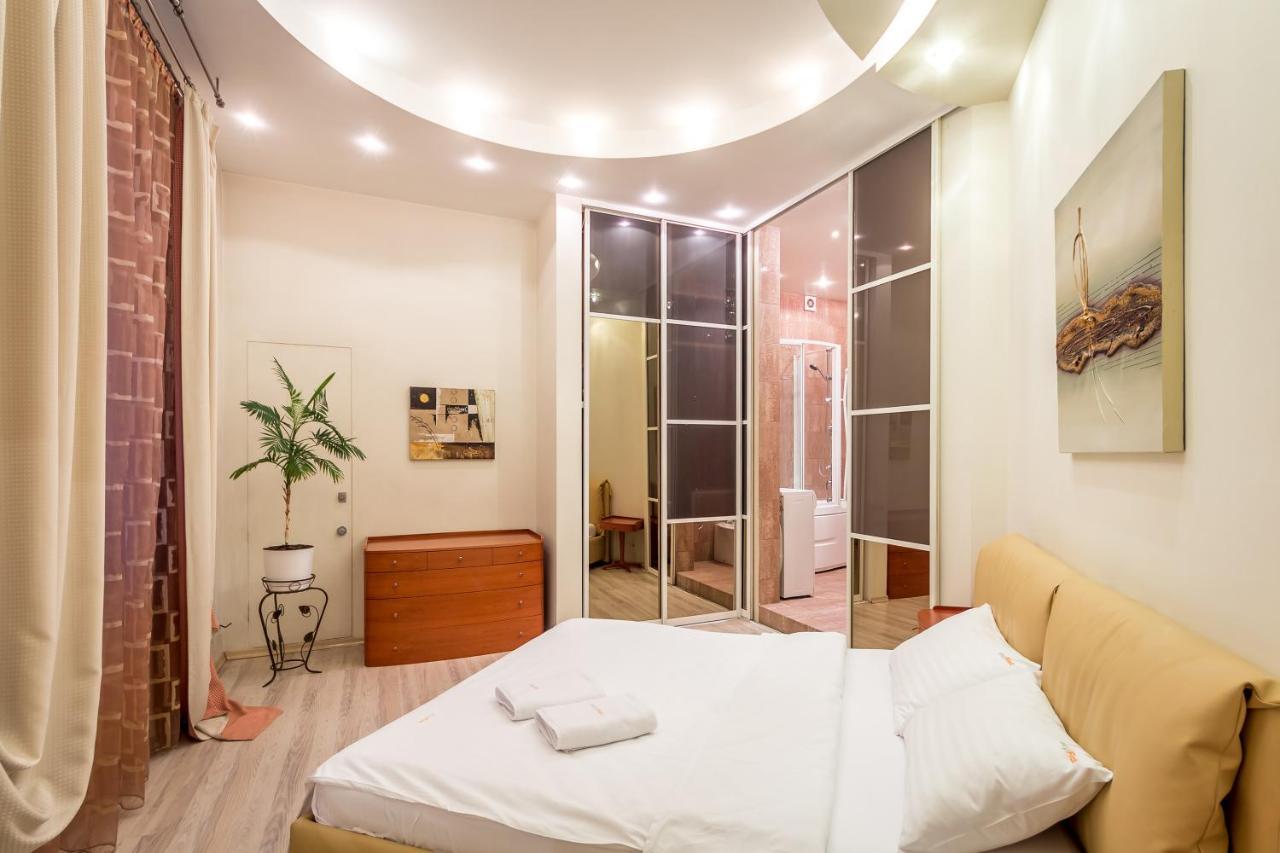 Central Apartments On Khreschatyk Kiev Ngoại thất bức ảnh