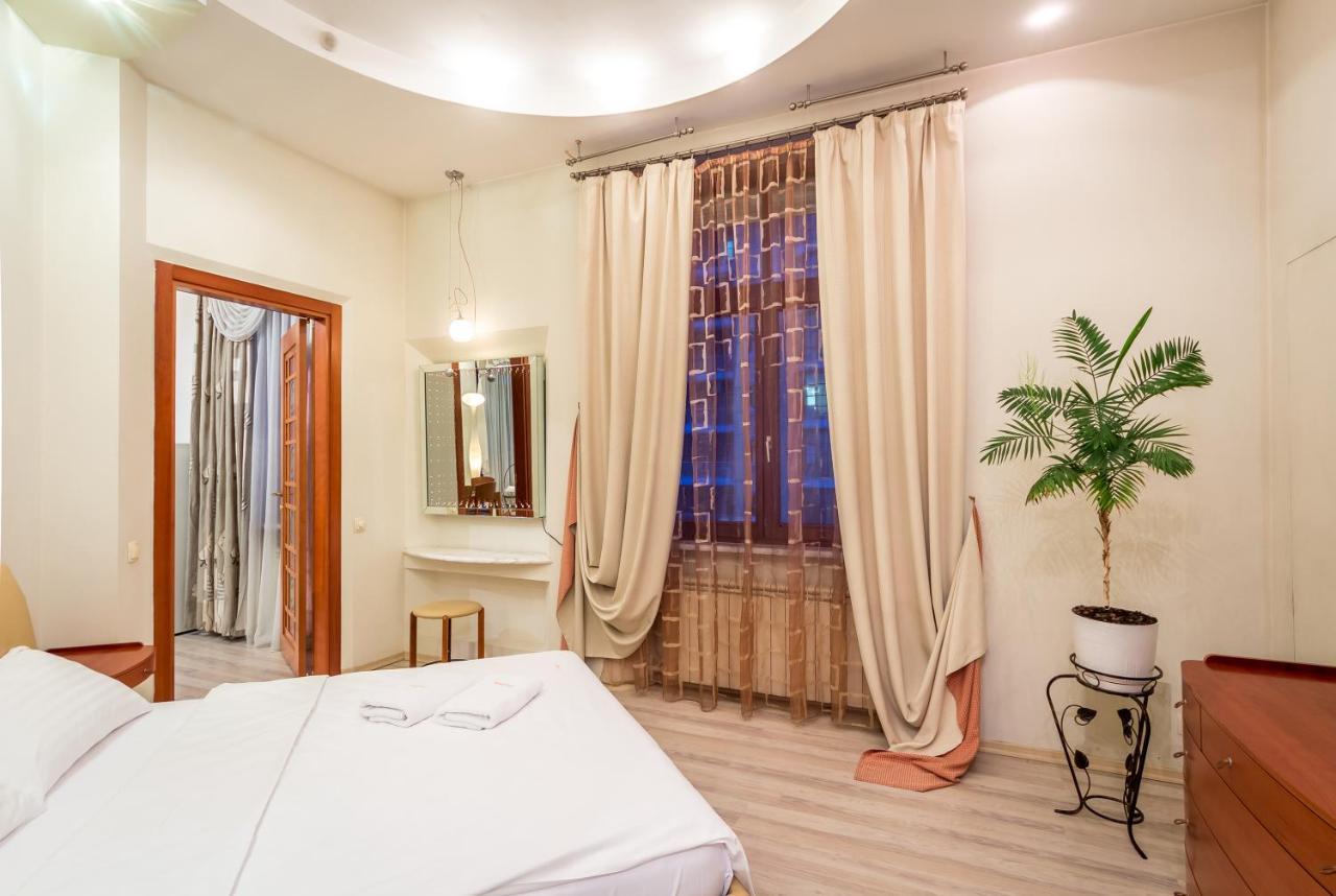 Central Apartments On Khreschatyk Kiev Ngoại thất bức ảnh