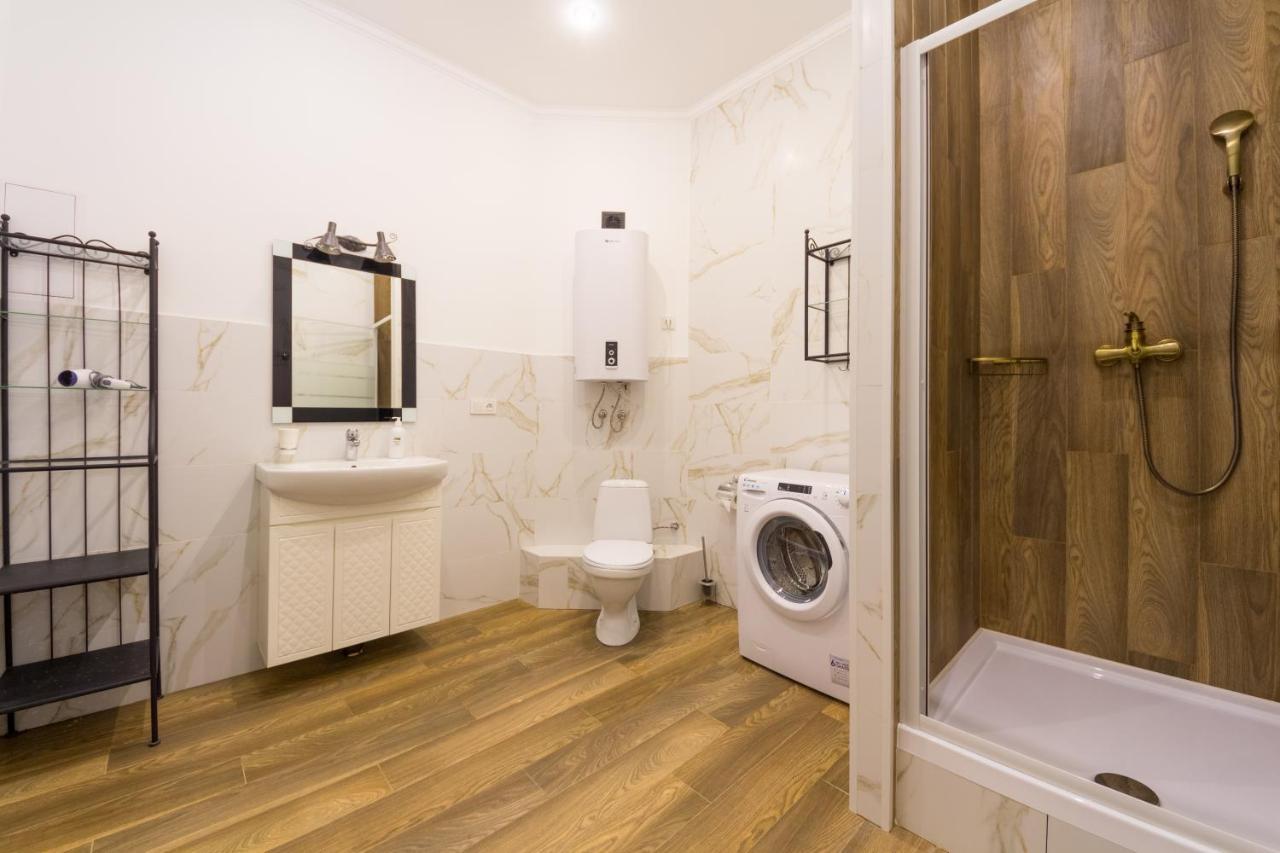 Central Apartments On Khreschatyk Kiev Ngoại thất bức ảnh