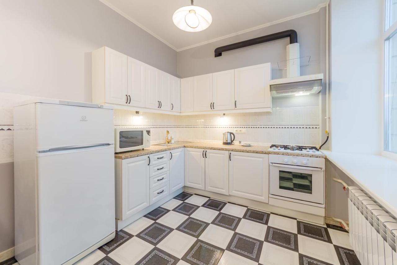 Central Apartments On Khreschatyk Kiev Ngoại thất bức ảnh